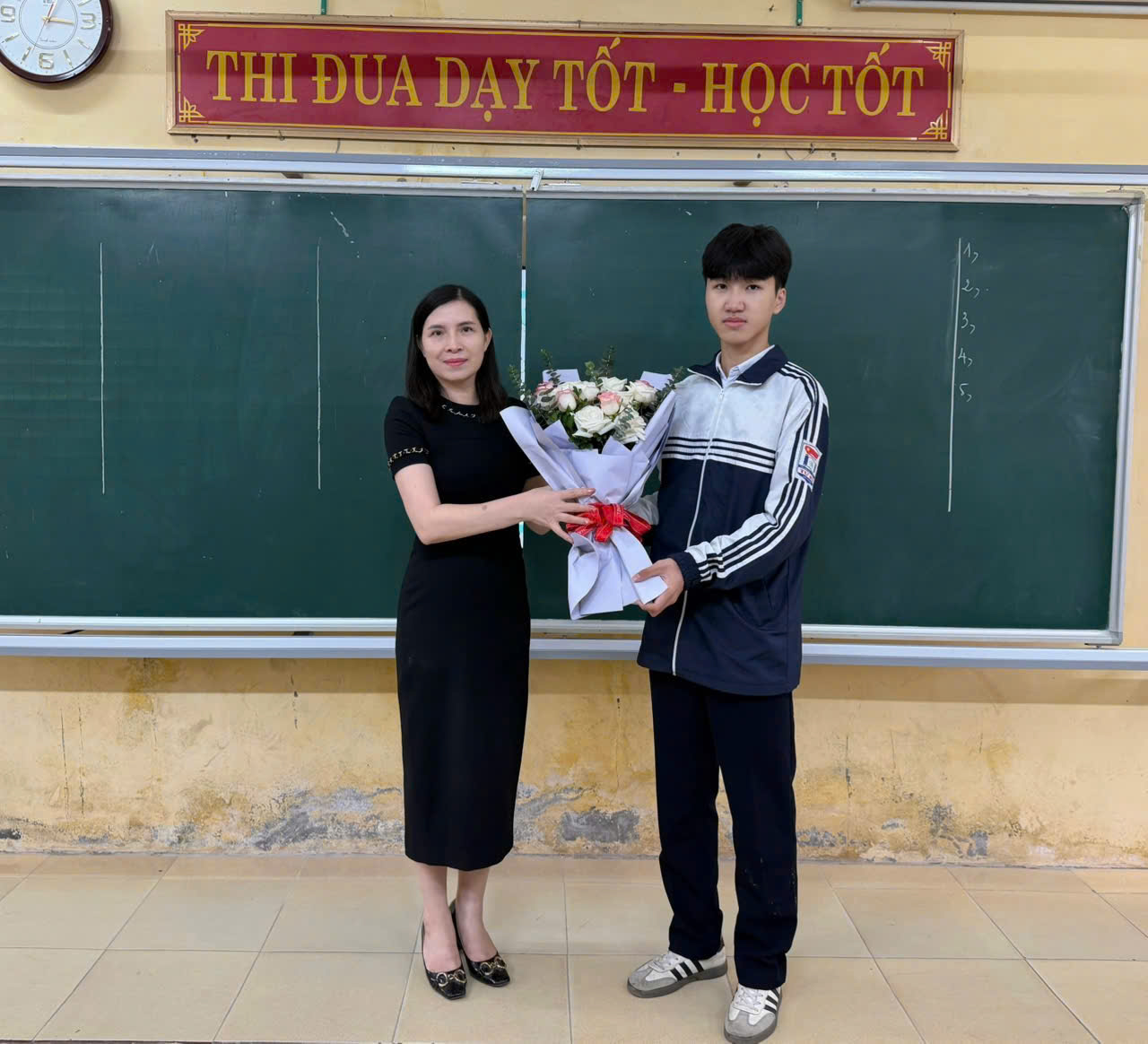 Trường THPT Tứ Kỳ tổ chức thành công Hội giảng cấp trường chào mừng 43 năm ngày Nhà giáo Việt Nam